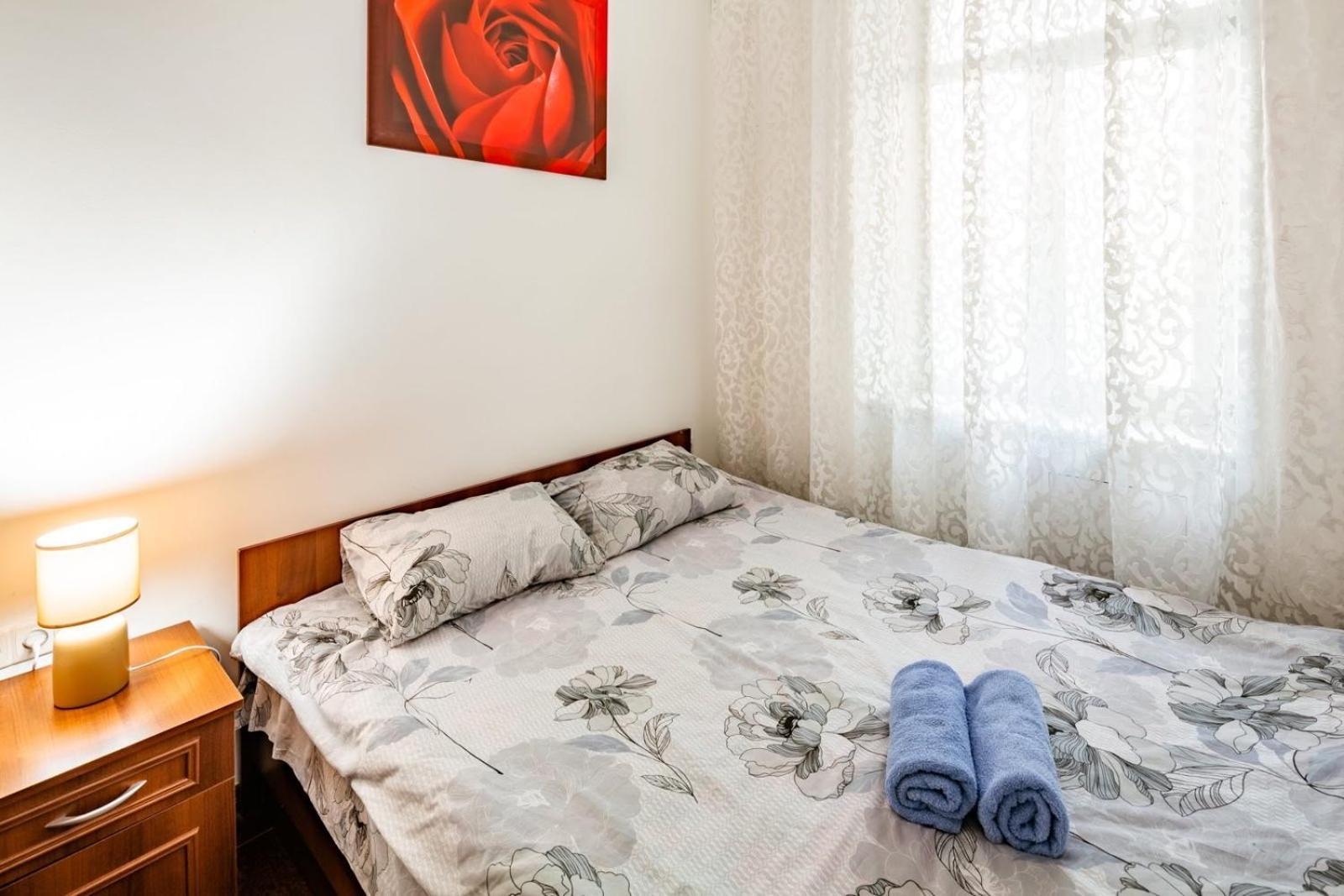 2 Rooms Central Anna Apartment リヴィウ エクステリア 写真