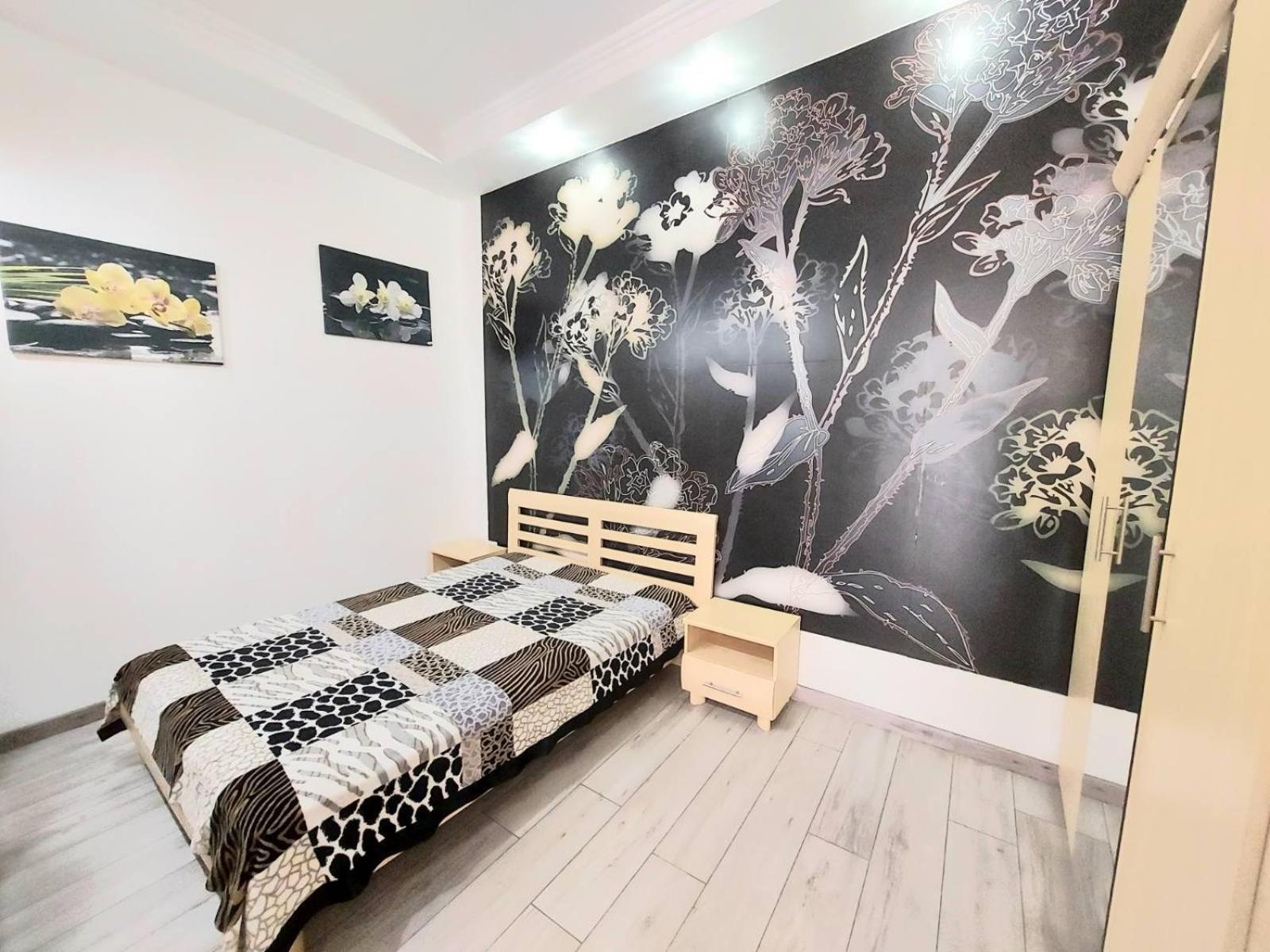 2 Rooms Central Anna Apartment リヴィウ エクステリア 写真
