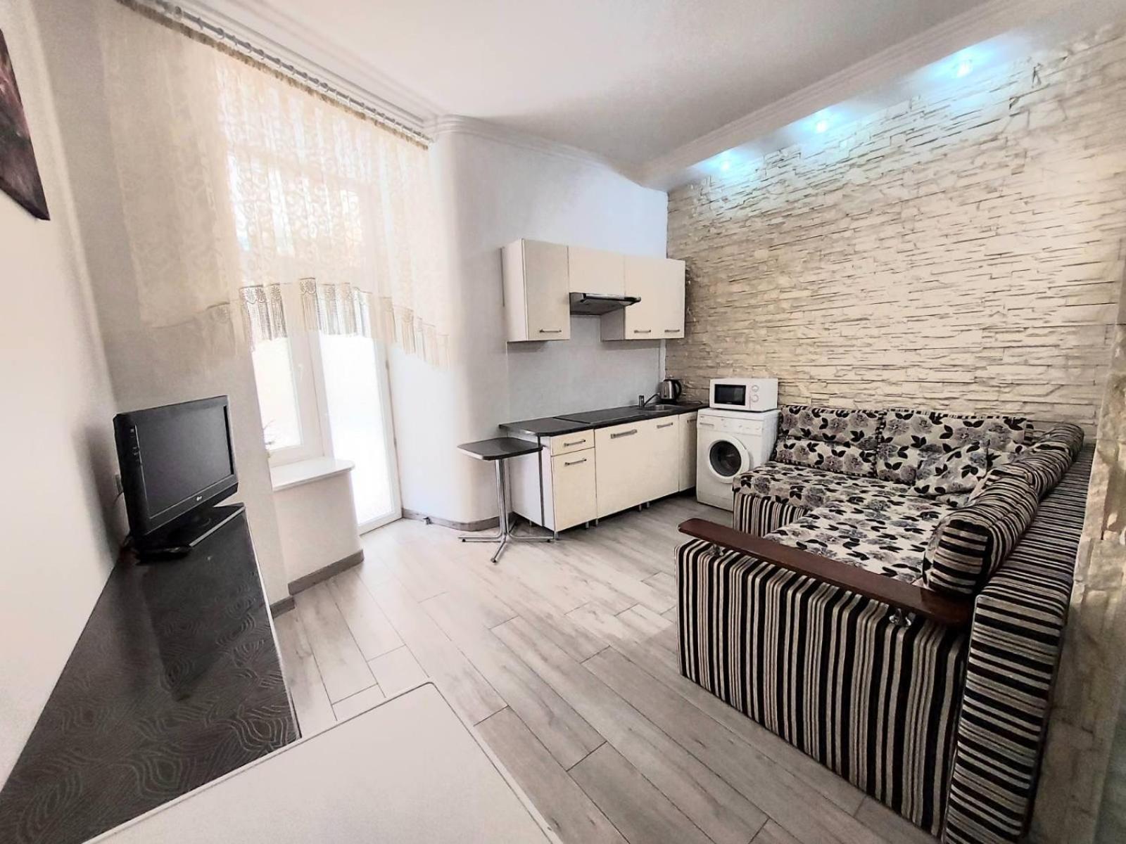 2 Rooms Central Anna Apartment リヴィウ エクステリア 写真